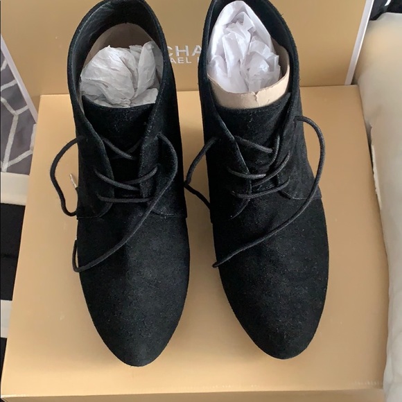 Mint condition Michael Kors booties - Picture 3 of 6